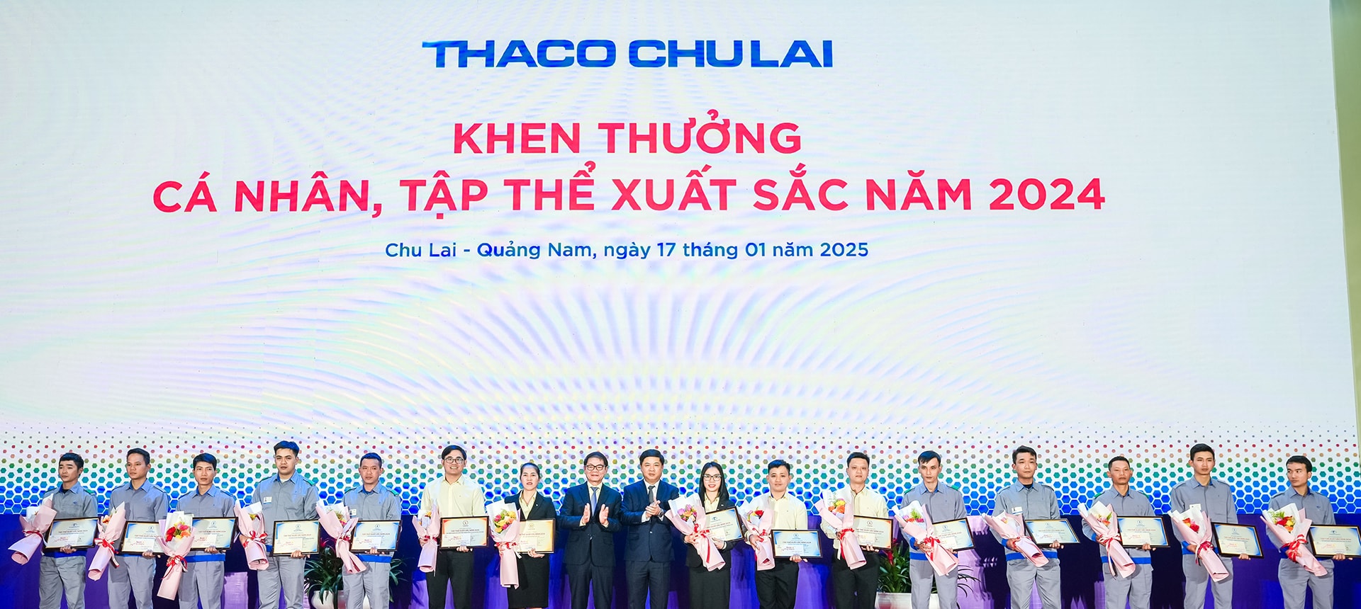 Conference on implementing the 2025 operation and management plan at THACO Chu Lai