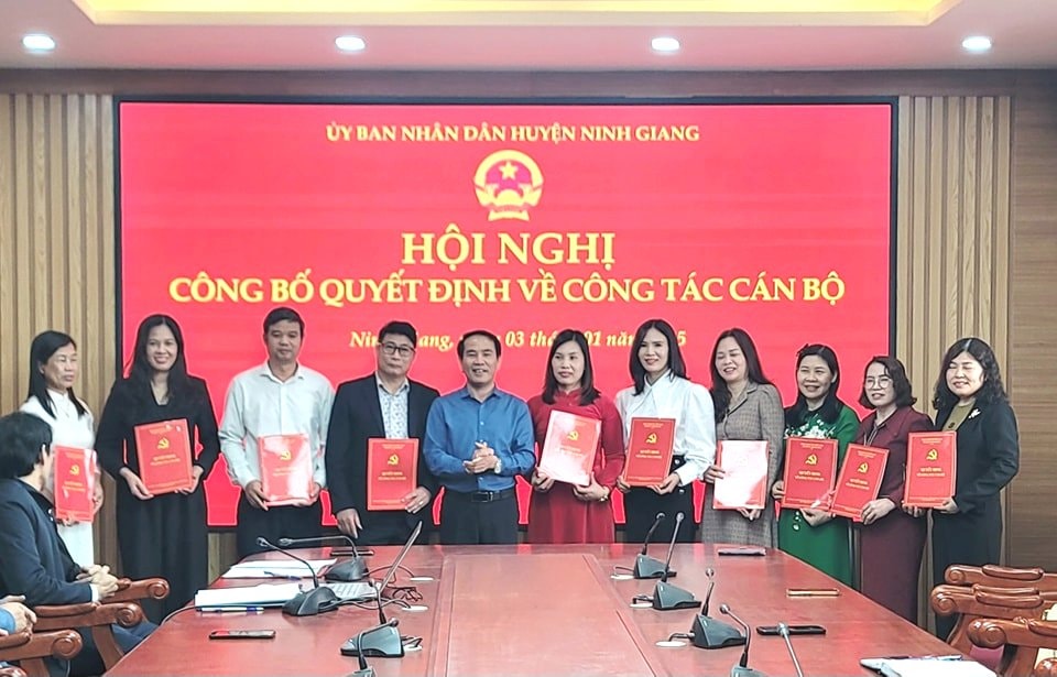 Ninh Giang luân chuyển, điều động, bổ nhiệm 8 hiệu trưởng