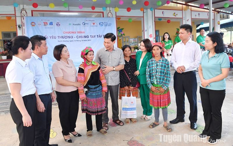 Các đơn vị tổ chức chương trình “Kết nối yêu thương - Chung tay tái thiết” tại Trung Minh