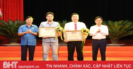 Awarding 29 composition awards about Ha Tinh Trade Union