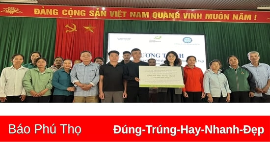 Trao hỗ trợ cho hộ nghèo tại xã Kim Thượng