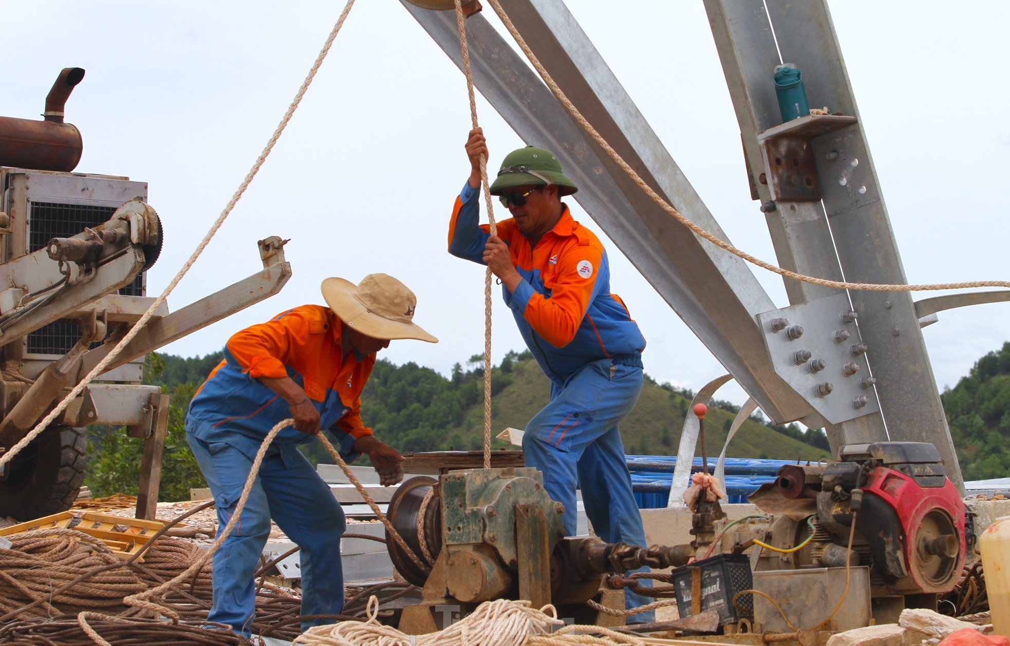 Los últimos días en la obra de la línea de 500kV circuito 3 en Nghe An foto 5