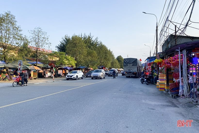 Viele Straßen rund um das Marktgebiet der Stadt Ha Tinh sollen renoviert und modernisiert werden.