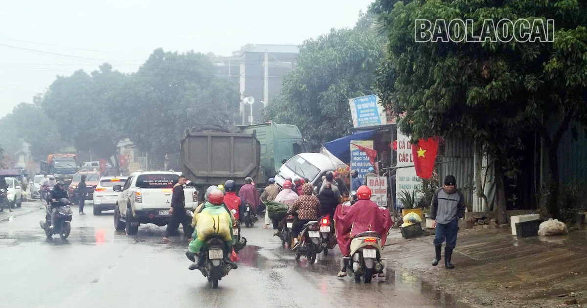 Va chạm giữa 3 xe ô tô, rất may không có thiệt hại về người