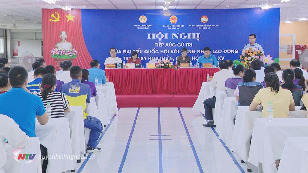 Provincial Party Secretary Thai Thanh Quy meets with voters, workers and laborers