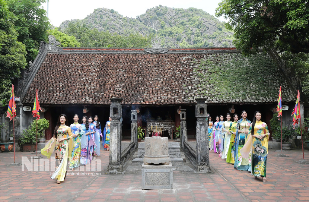 Hoa Lu Beauty Contest honors the beauty of young women in the ancient capital