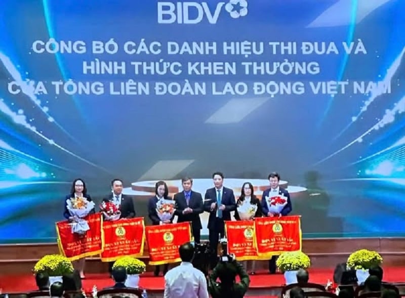 BIDV Thanh Hóa là đơn vị kinh doanh xuất sắc đứng đầu cụm Bắc Trung Bộ năm 2024