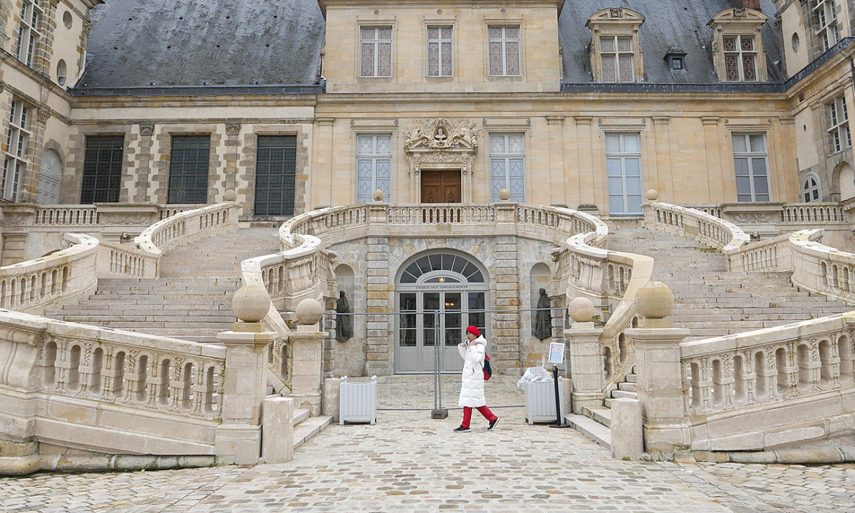 Visit the 900-year-old castle, Napoleon's residence