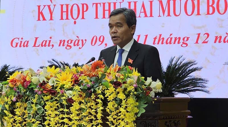 חבר הוועד המרכזי של המפלגה, מזכיר ועדת המפלגה המחוזית ויו