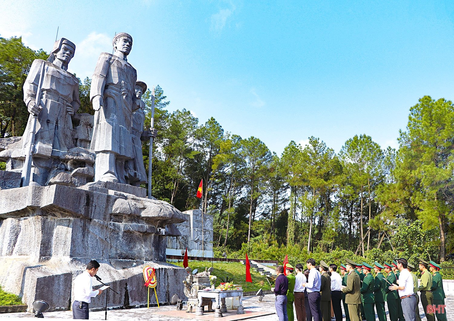 Vu Quang Town - 20th Anniversary Mark