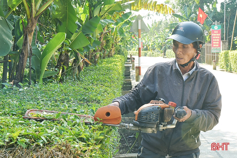 Ông trưởng thôn góp công, hiến của, cùng đưa vùng rốn lũ thành khu dân cư mẫu