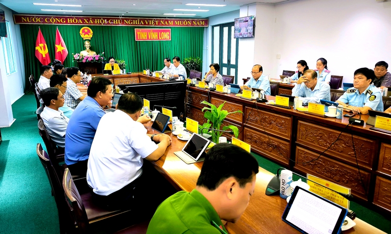 គណៈប្រតិភូចូលរួមសន្និសីទនៅស្ពានខេត្ត Vinh Long។
