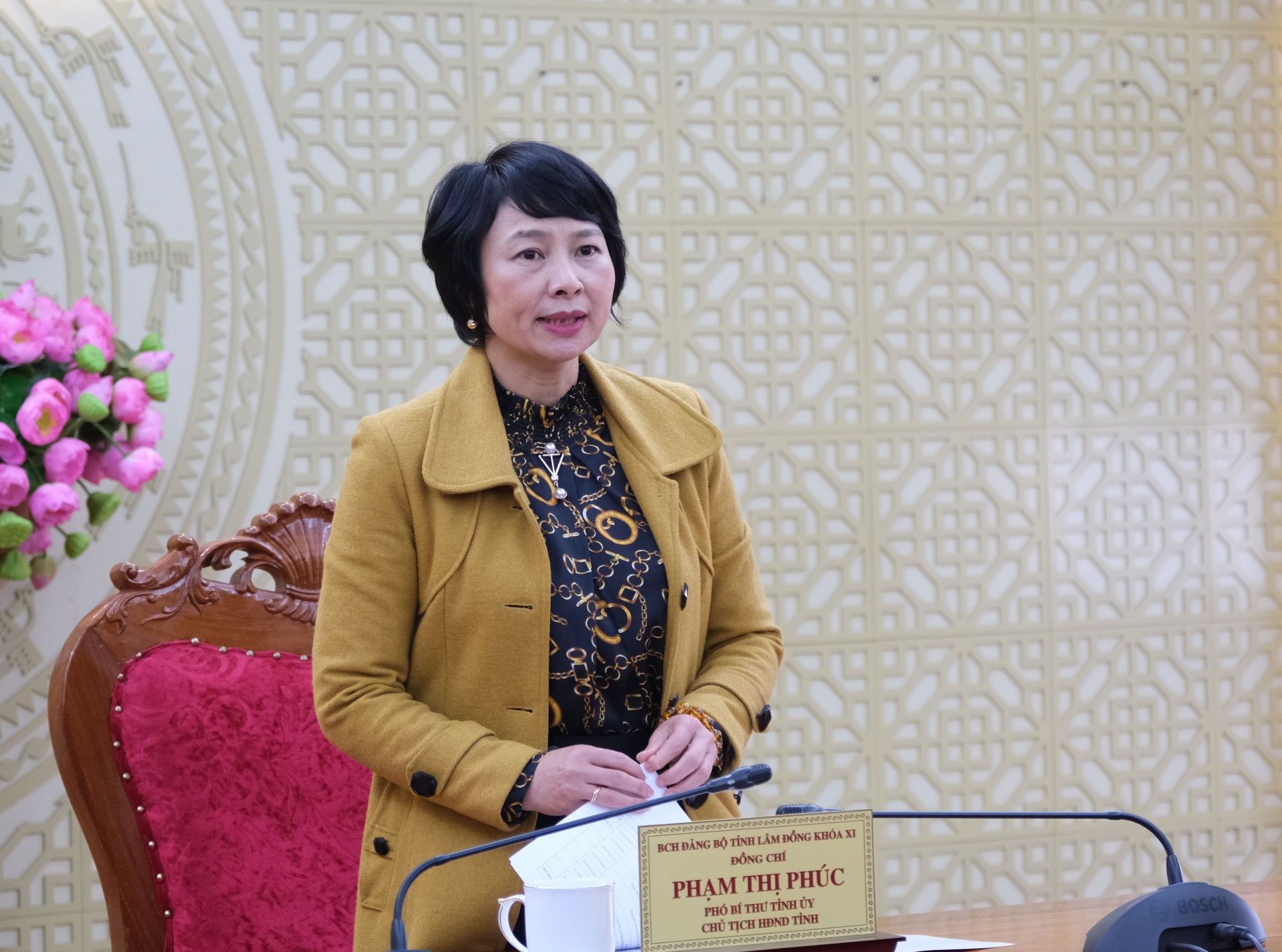 Komrad Pham Thi Phuc - Timbalan Setiausaha Jawatankuasa Parti Wilayah, Pengerusi Majlis Rakyat Wilayah mengucapkan tahniah dan menyatakan keyakinannya terhadap delegasi yang menghadiri Kongres Kebangsaan Kesatuan Belia Vietnam ke-9, penggal 2024 - 2029.