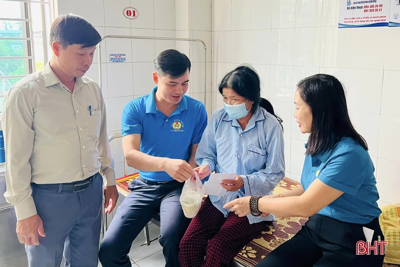 Ha Tinh Trade Union organizes many activities to celebrate Vietnamese Women's Day