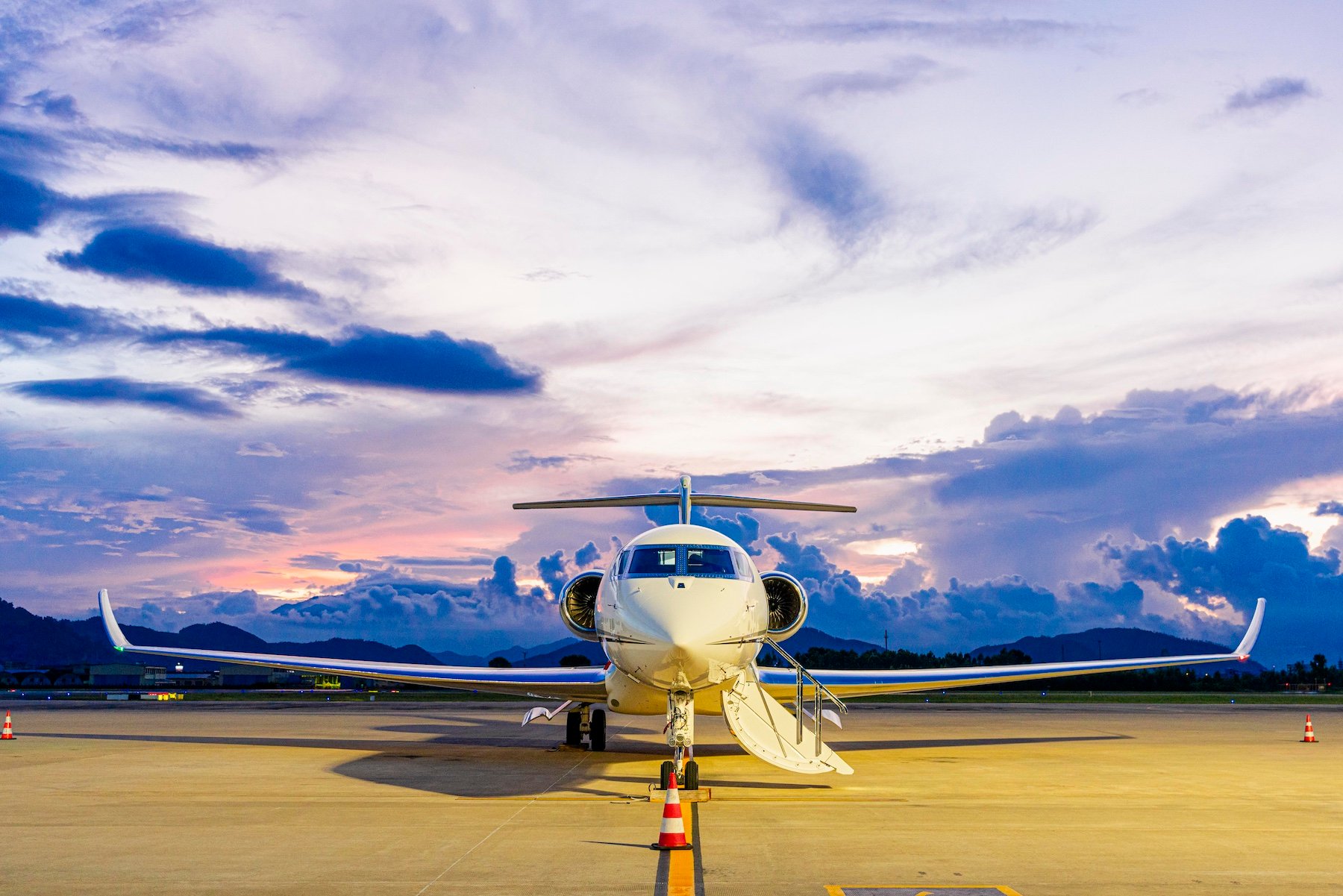 Une série de jets Gulfstream de luxe se rassemblent à Da Nang