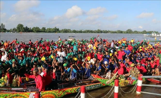 Promote and honor the cultural values ​​of the Khmer people