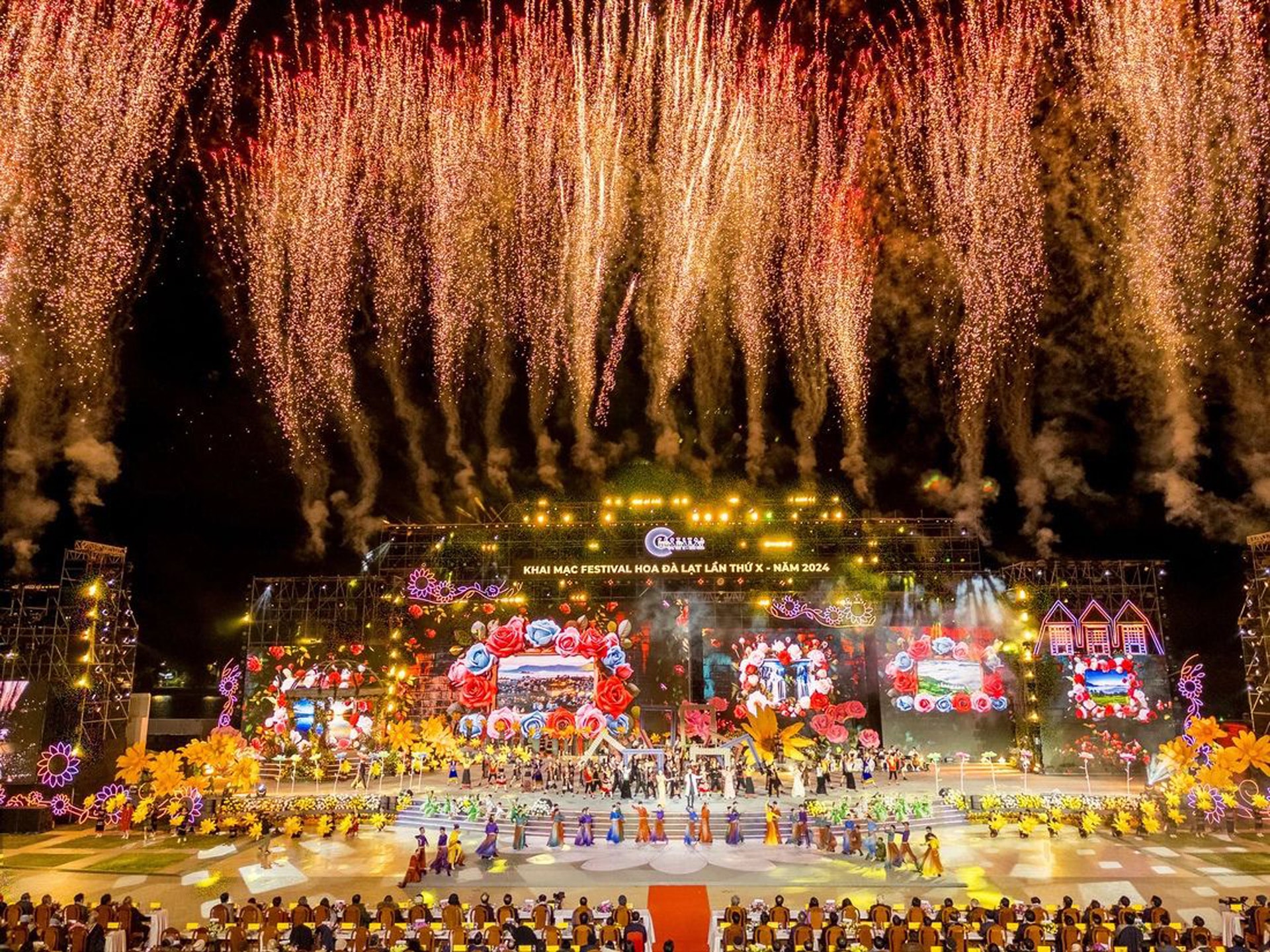 Toàn cảnh Lễ khai mạc Festival Hoa Đà Lạt lần thứ 10 năm 2024