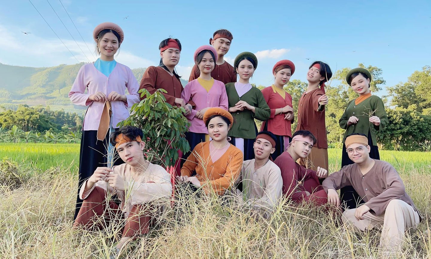 ช่อง Trung Thao Mai - Anh Ba Dan ที่มีภาพยนตร์สั้นเกี่ยวกับตลกพื้นบ้าน ภาพโดย: DPCC