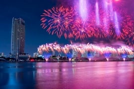 Los visitantes internacionales a Da Nang durante el Festival Internacional de Fuegos Artificiales aumentaron un 33% en el mismo período