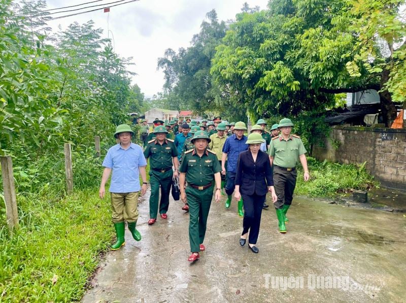 Đoàn công tác của Ban Bí thư Trung ương Đảng kiểm tra công tác phòng, chống, khắc phục hậu quả bão, lũ tại Tuyên Quang