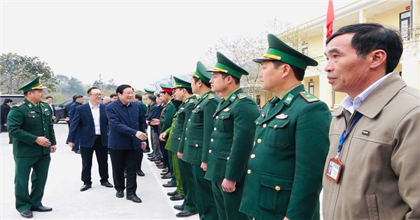 Head of the Central Internal Affairs Commission Phan Dinh Trac visited and wished a Happy Lunar New Year 2025 in Ha Giang