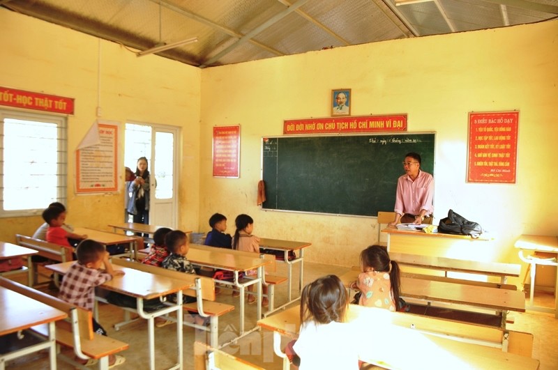 Neues Schuljahr am Fuße des Pha Ca Tun Gipfels Foto 9