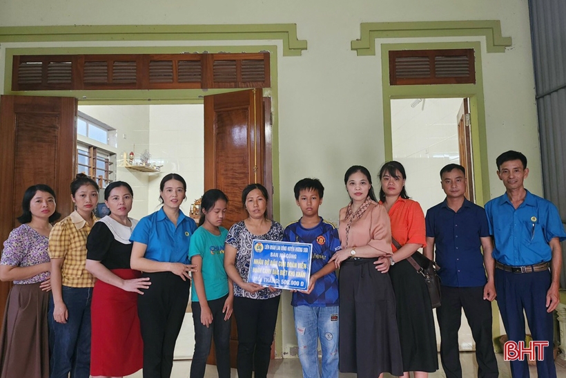 Ha Tinh Trade Union organizes many activities to celebrate Vietnamese Women's Day