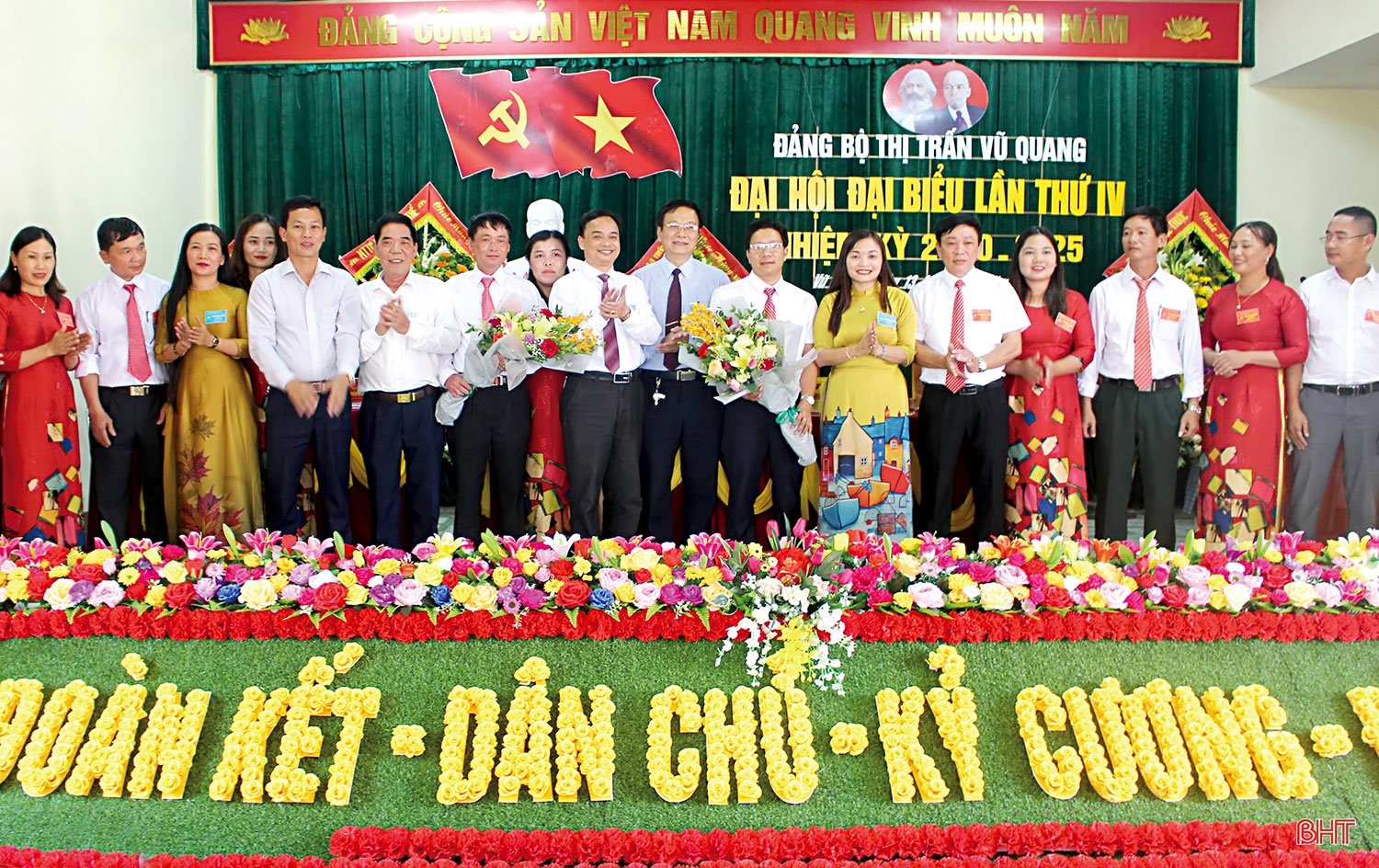 Vu Quang Town - 20th Anniversary Mark