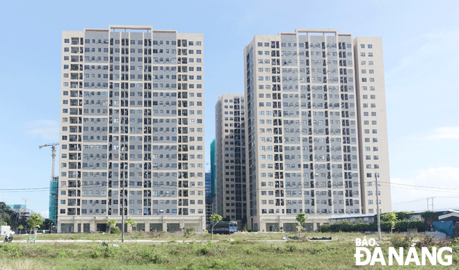 Investors and buyers of social housing hope to remove the “bottlenecks” so that low-income people have the opportunity to own apartments. In the photo: Social housing apartment project in Bau Tram Lakeside green urban area. Photo: HOANG HIEP