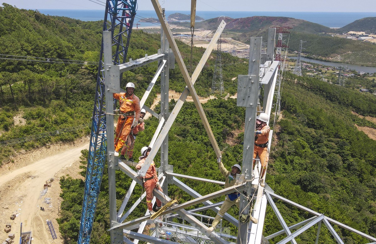 Panorama der 500-kV-Leitung 3 durch Ha Tinh vor der Ziellinie, Foto 9