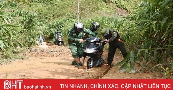 41 landslides on Huong Khe border have not been repaired yet.