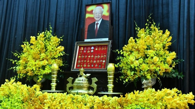 Esta mañana, 26 de julio, continuó el funeral del Secretario General Nguyen Phu Trong.