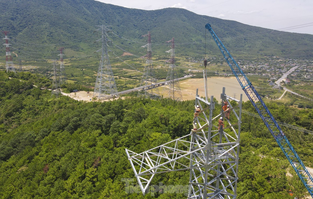 Panorama der 500-kV-Leitung 3 durch Ha Tinh vor der Ziellinie, Foto 8