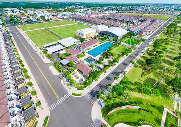 The Sun Sports Center sports complex is 1.3 hectares wide.