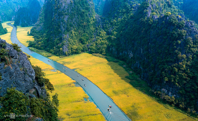 Tam Cốc, Ninh Bình nhìn từ trên cao. Ảnh: Lam Sơn