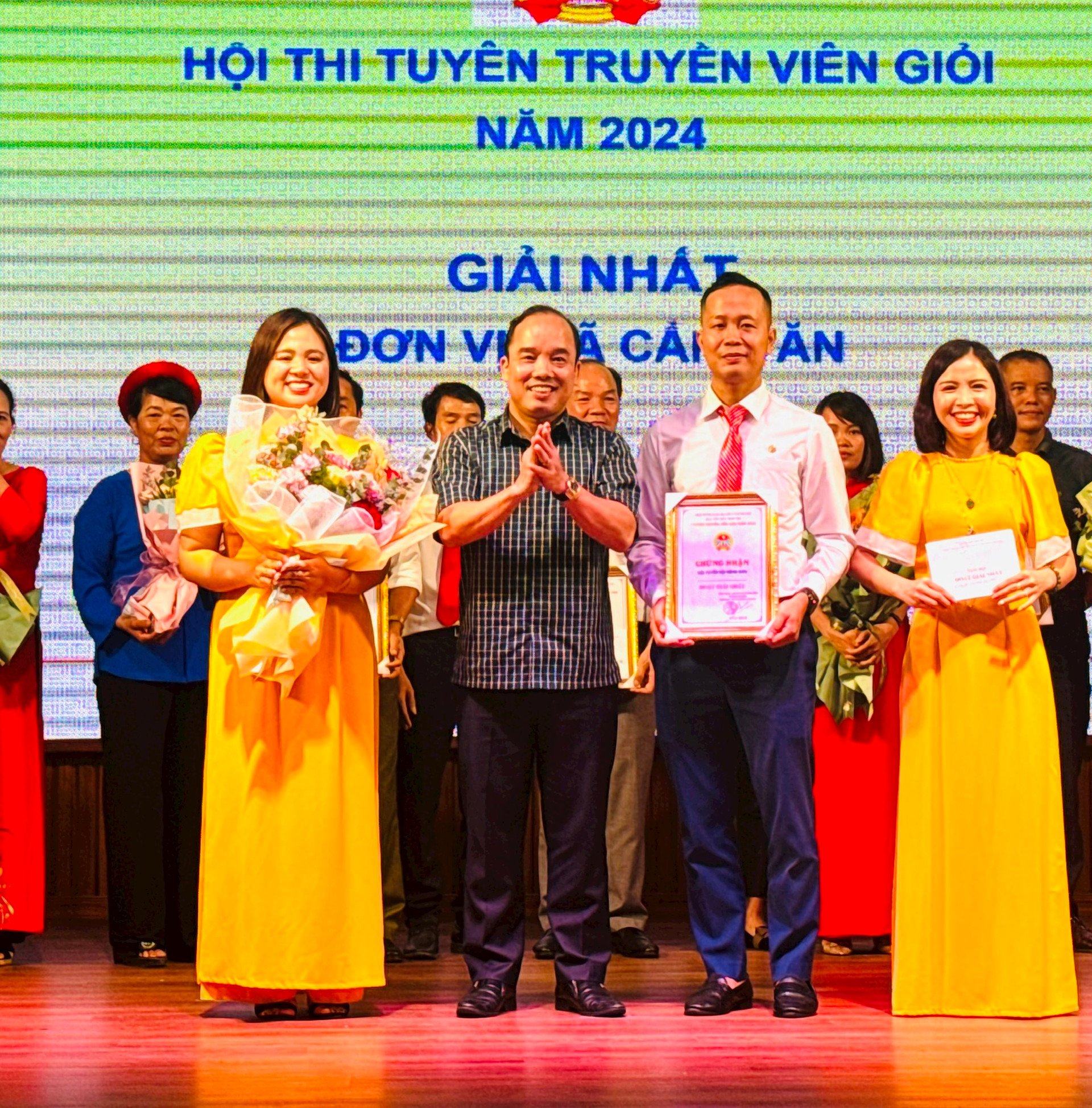 L'association des agriculteurs de la commune de Cam Van a remporté le premier prix du concours d'excellence en propagande du district de Cam Giang