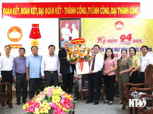 Đồng chí Trần Quốc Nam, Chủ tịch UBND tỉnh thăm, chúc mừng 94 năm Ngày truyền thống Mặt trận Tổ quốc Việt Nam