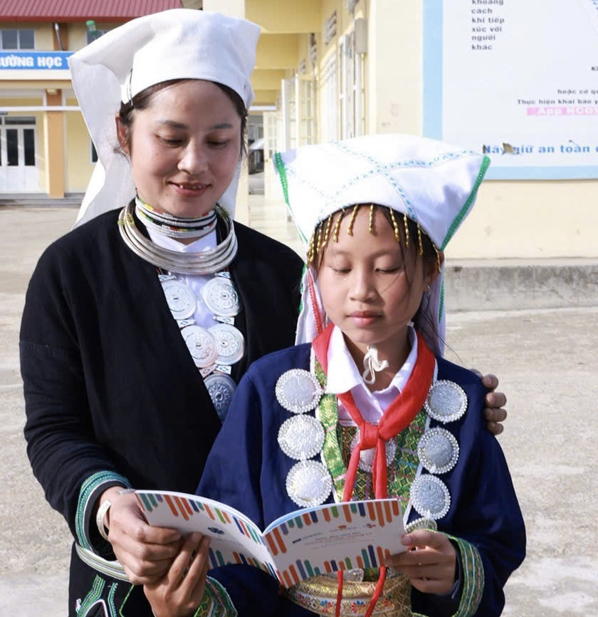 Dao Tien ethnic costume.