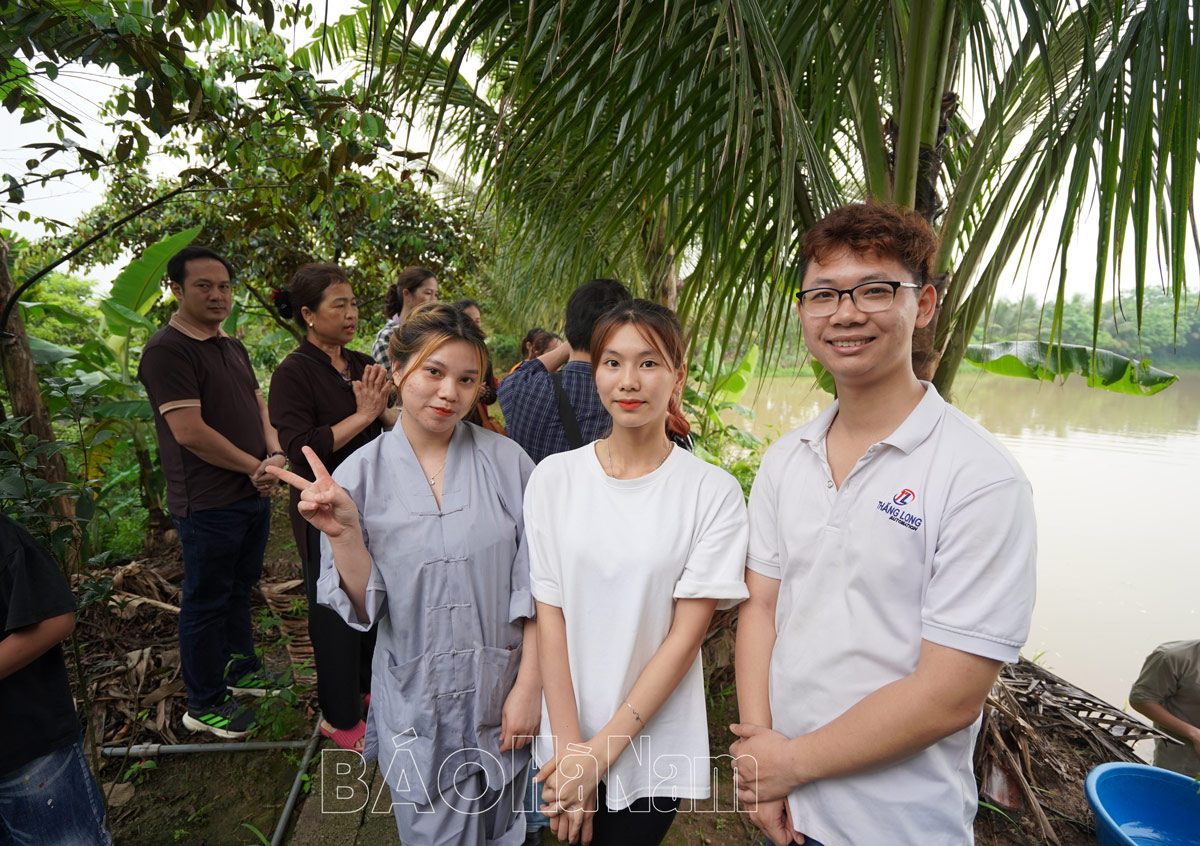 Hàng nghìn phật tử về chùa Lưu Ly dự lễ hội 