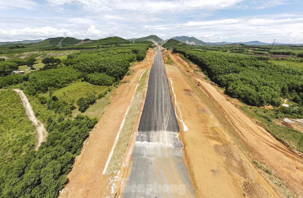 La forma de la autopista de 12.500 billones de VND que pasa por Ha Tinh, foto 3