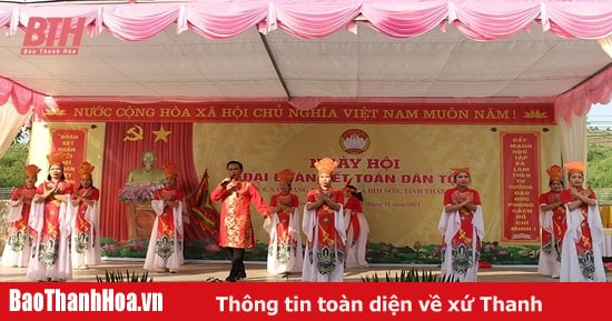 Góp phần làm phong phú đời sống văn hóa của thị xã công nghiệp