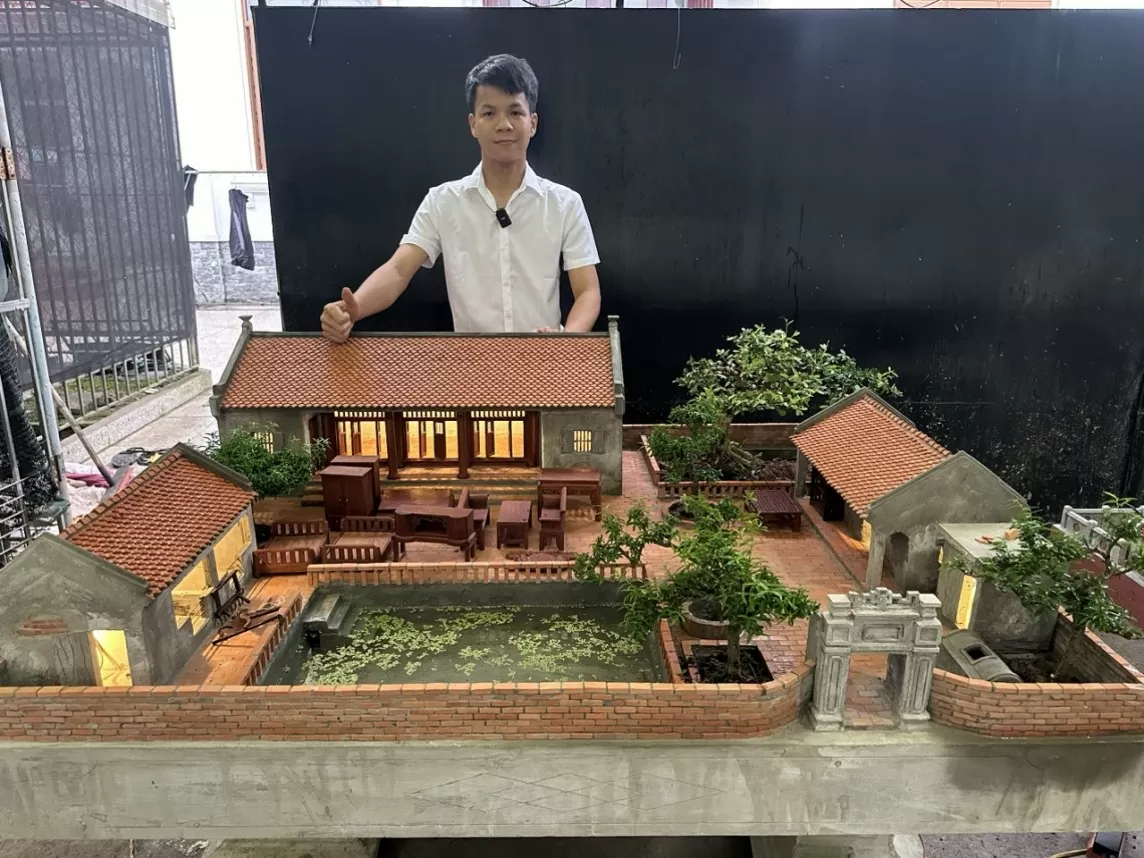 Nam Dinh : un jeune homme talentueux pour créer des paysages miniatures de maisons anciennes du Nord