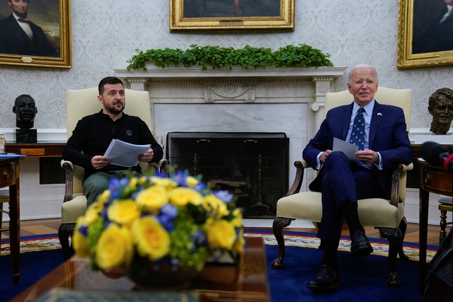 Ông Biden, bà Harris nói gì khi gặp Tổng thống Ukraine?- Ảnh 2.