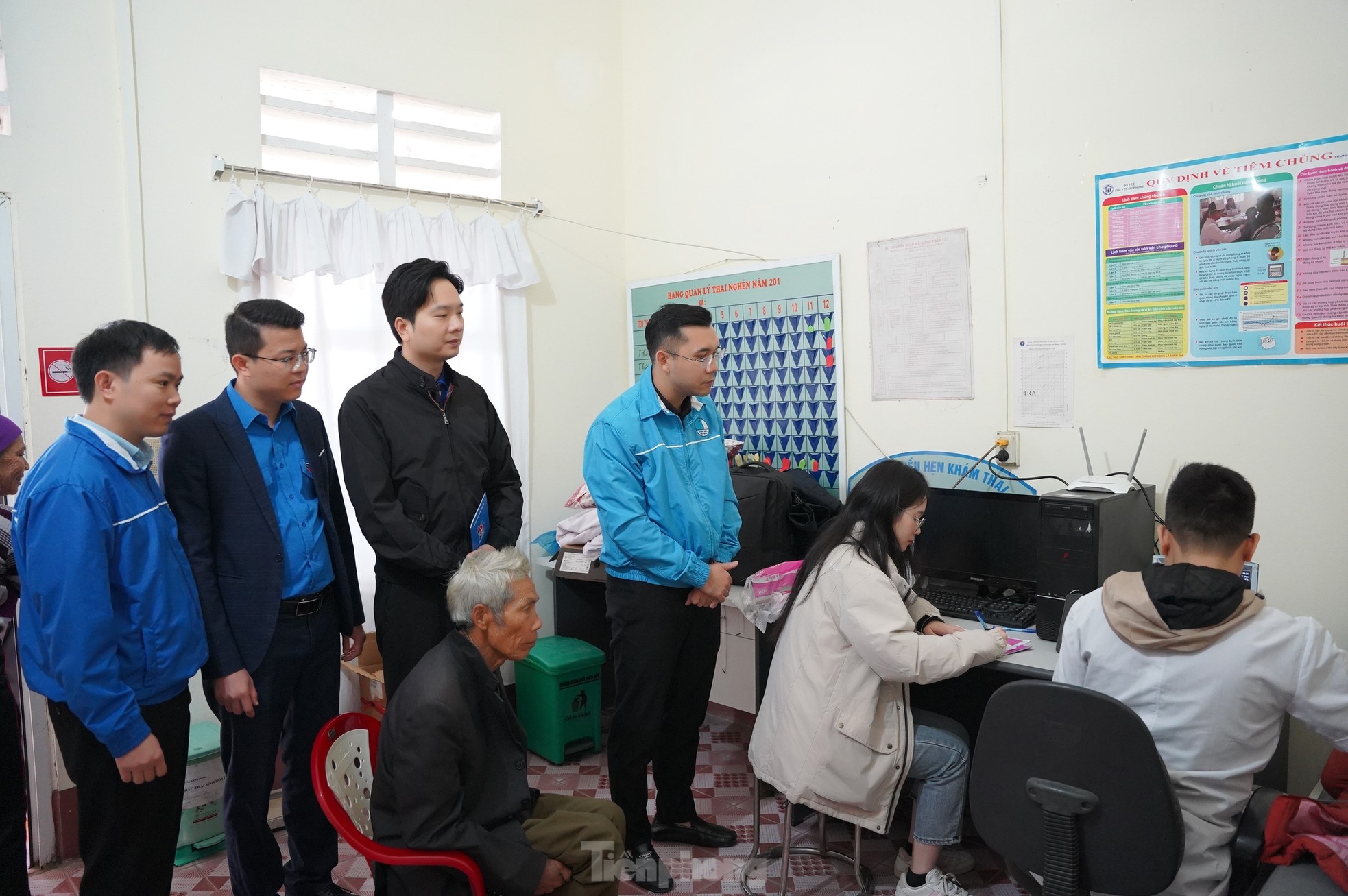 Les jeunes de Quang Ninh bénéficient de contrôles médicaux gratuits sur l'île de l'avant-poste, photo 14