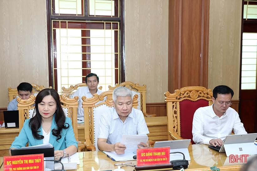 Ky Anh City Party Committee Standing Committee reviews collectives and individuals in 2023