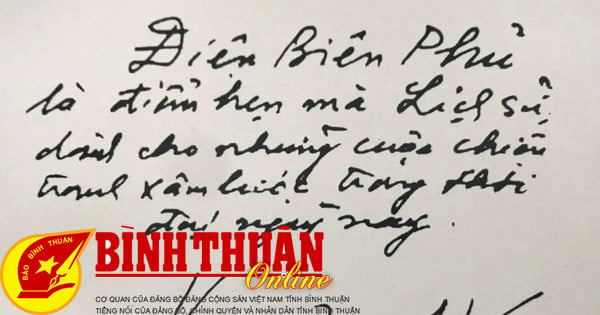 Một số hình ảnh về Đại tướng Võ Nguyên Giáp tại Điện Biên Phủ 70 năm về trước