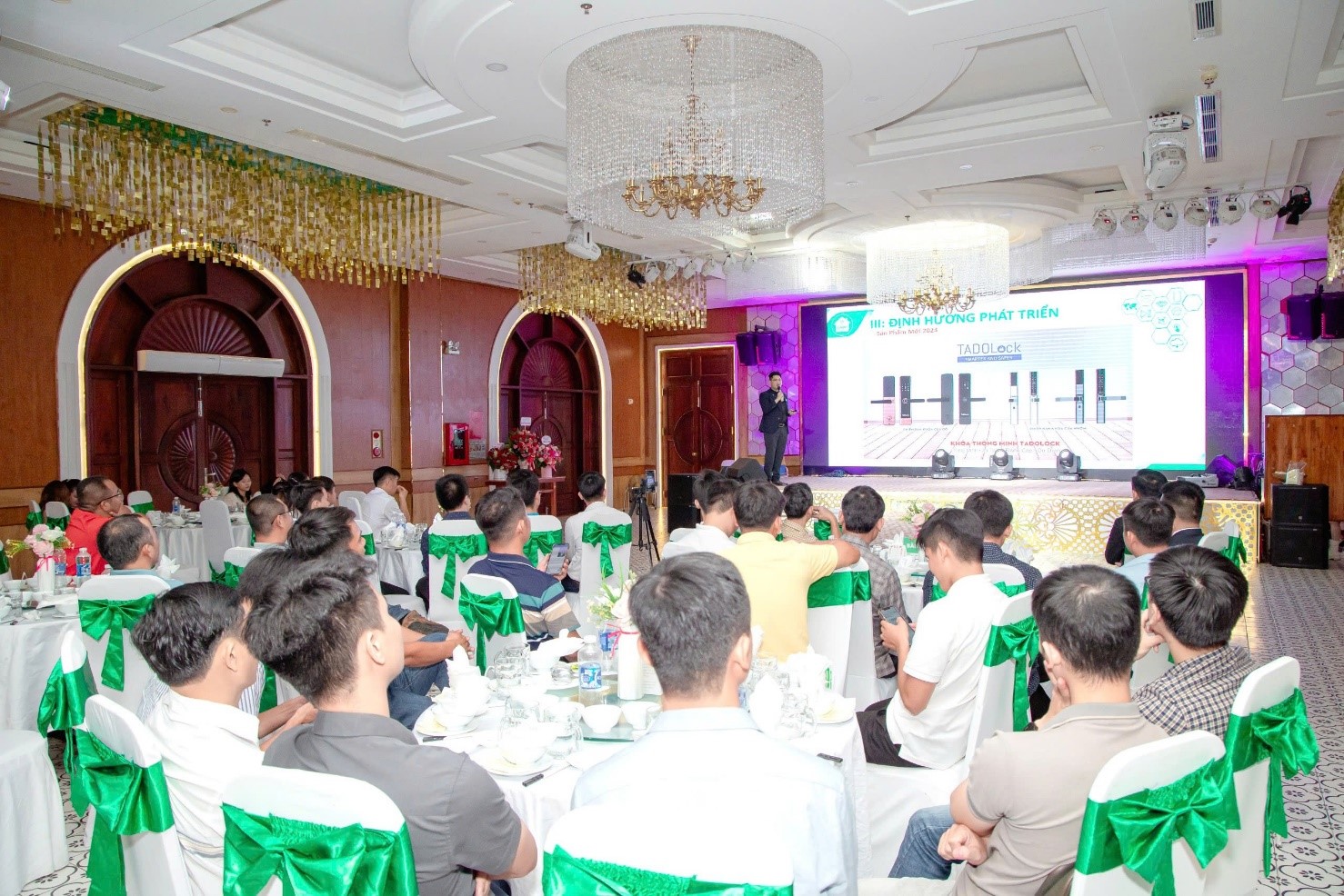Pham Van Cuong - Hunonic Vietnam Joint Stock Company의 창립자이자 대표이사는 Hunonic 스마트 홈의 개발 방향과 사업 기회에 대해 공유했습니다.
