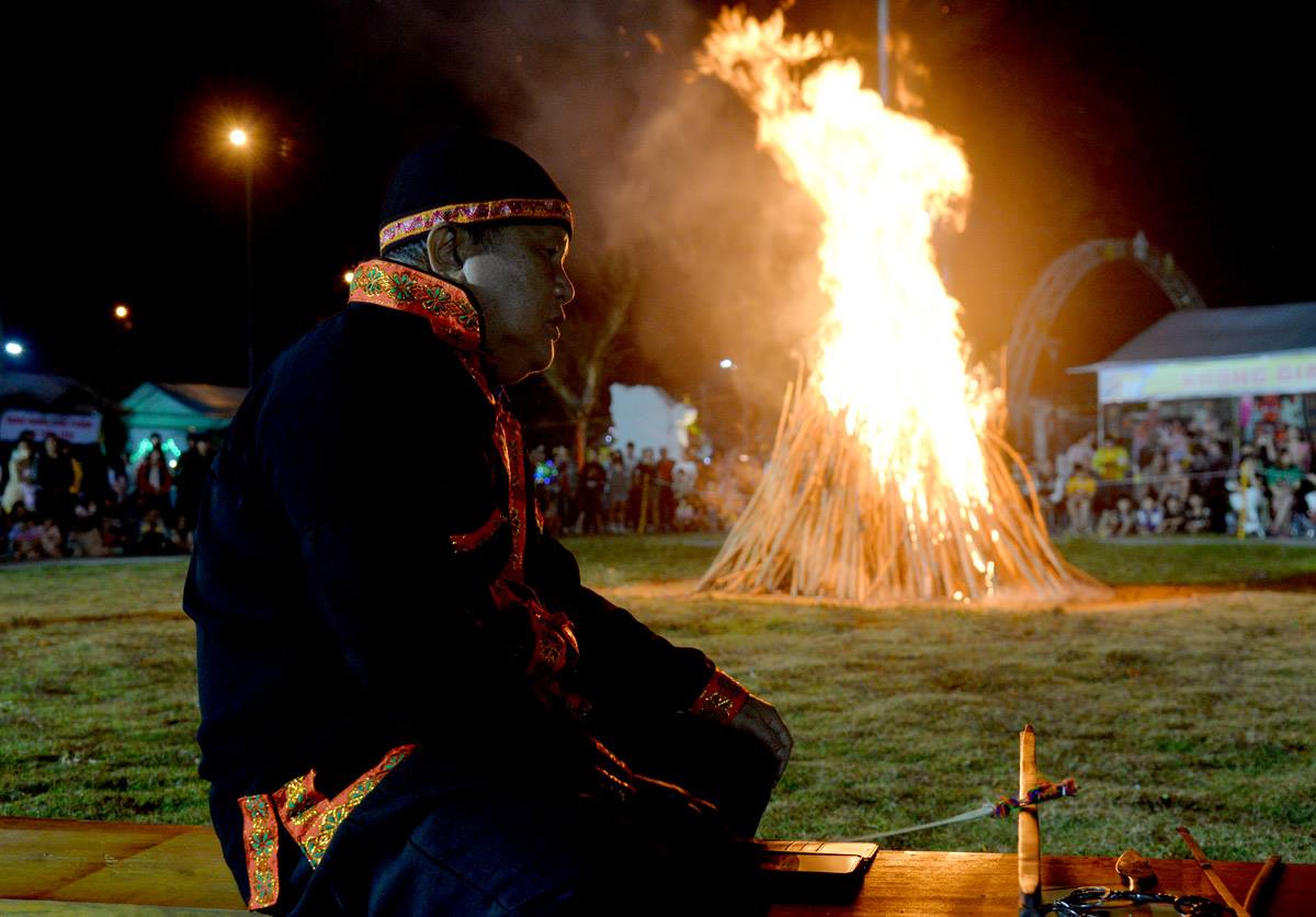 Fire dancing ceremony of Pa Then people.