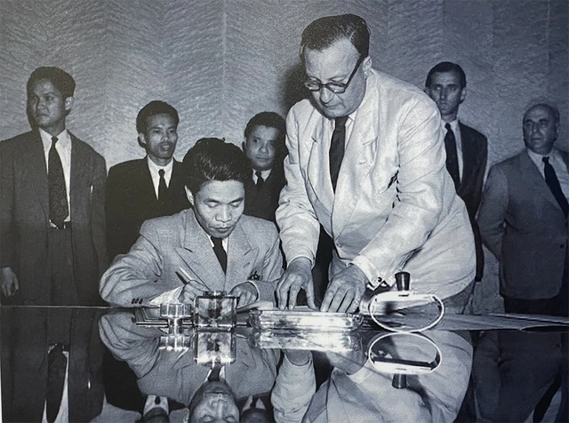 Pour la première fois, la langue vietnamienne a été entendue lors d'une conférence internationale.