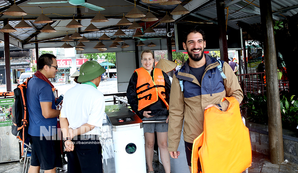 Assurer la sécurité des touristes pendant la saison des pluies